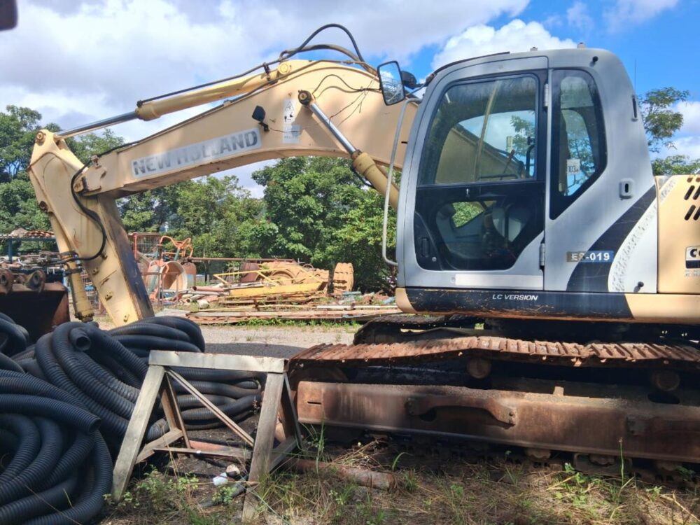 Se você tem máquinas paradas, equipamentos subutilizados ou simplesmente deseja transformar ativos em capital de forma inteligente, existe um caminho que vem ganhando cada vez mais força: o leilão online. E aqui vai um ponto importante — não estamos falando de um modelo tradicional, burocrático e limitado. Pelo contrário. Hoje, com a evolução digital, vender máquinas por meio de leilões se tornou rápido, estratégico e altamente acessível. Especialmente para quem está em Uberlândia, acompanhar esse movimento pode significar sair na frente, aproveitar oportunidades e, acima de tudo, vender com muito mais eficiência. Ao longo deste conteúdo, você vai entender como esse processo funciona, por que ele tem se tornado tão relevante e, principalmente, como utilizá-lo a seu favor para vender rápido e com segurança. O novo cenário: vender máquinas deixou de ser complicado Durante muito tempo, vender máquinas exigia anúncios, negociações demoradas e, muitas vezes, dependência de intermediários. No entanto, esse cenário mudou. Hoje, com os leilões online, você consegue expor seu equipamento para um público qualificado, interessado e pronto para comprar. Além disso, todo o processo é estruturado para gerar competitividade. Ou seja, ao invés de negociar com um único comprador, você cria um ambiente onde vários interessados disputam o mesmo item. Consequentemente, isso aumenta as chances de venda e pode até elevar o valor final. E é exatamente por isso que cada vez mais empresas e profissionais estão adotando esse modelo. Por que vender em leilão é mais rápido? Aqui entra um dos maiores diferenciais. Diferente de vendas convencionais, que podem levar semanas ou até meses, o leilão tem prazo definido. Isso significa que existe um início, meio e fim claros. Além disso, a urgência natural do formato estimula a tomada de decisão dos compradores. Ou seja, quem está interessado tende a agir rápido. Outro ponto importante é a visibilidade. Em plataformas especializadas, seu equipamento não fica “escondido” esperando alguém encontrar. Ele é apresentado diretamente para um público ativo. E isso faz toda a diferença. Uberlândia conectada às melhores oportunidades Mesmo que o leilão não aconteça fisicamente na cidade, isso não importa mais. Hoje, quem está em Uberlândia pode acessar plataformas online e acompanhar tudo em tempo real. Isso significa mais oportunidades, mais alcance e mais chances de fechar negócio. Além disso, estar conectado a essas plataformas permite que você fique por dentro das tendências do mercado, entenda o comportamento dos compradores e ajuste sua estratégia. E nesse contexto, a GP Leilões se destaca como uma plataforma que conecta vendedores e compradores de forma prática e eficiente. Como funciona o processo para vender sua máquina Se você nunca participou de um leilão como vendedor, pode parecer complicado. No entanto, na prática, é bastante simples. Primeiramente, você realiza seu cadastro na plataforma. Em seguida, envia as informações do equipamento: fotos, descrição, estado de conservação e detalhes relevantes. Depois disso, o item é disponibilizado para os participantes do leilão. A partir daí, os lances começam — e é nesse momento que o mercado faz seu trabalho. Enquanto isso, você acompanha tudo de forma transparente, sabendo exatamente como está o andamento. E, ao final, com o lance vencedor definido, o processo segue para conclusão. Mais do que vender: posicionar seu ativo no mercado certo Um dos maiores erros ao tentar vender máquinas é não saber onde anunciar. Muitas vezes, o problema não está no equipamento, mas na falta de visibilidade. No leilão, isso muda completamente. Você posiciona sua máquina em um ambiente onde já existem compradores interessados. Ou seja, você não precisa “convencer” alguém do zero. Você entra em um mercado ativo. Além disso, o formato do leilão gera percepção de oportunidade, o que aumenta o interesse. O papel da estratégia na hora de vender Embora o leilão facilite o processo, existem alguns fatores que podem melhorar ainda mais seus resultados. E aqui entra a estratégia. Por exemplo, uma boa descrição faz toda a diferença. Quanto mais clara e completa, maior a confiança do comprador. Além disso, fotos de qualidade aumentam significativamente o interesse. Outro ponto importante é entender o momento do mercado. Em alguns períodos, a demanda por determinados tipos de máquinas pode ser maior. Ou seja, não se trata apenas de colocar à venda — mas de fazer isso da forma certa. Benefícios reais para quem vende Para deixar ainda mais claro, veja os principais benefícios desse modelo: Venda mais rápida comparada a métodos tradicionais Maior alcance de compradores qualificados Ambiente competitivo que pode valorizar o ativo Processo transparente e organizado Menos desgaste com negociações diretas Esses pontos mostram por que o leilão online deixou de ser alternativa e passou a ser estratégia principal para muitos vendedores. Tecnologia que facilita todo o processo Outro fator decisivo é a tecnologia envolvida. Plataformas modernas oferecem uma experiência intuitiva, com navegação simples e acesso fácil às informações. Além disso, você pode acompanhar tudo pelo celular, o que torna o processo ainda mais prático. Isso significa que você não precisa interromper sua rotina para vender. Pelo contrário — o sistema trabalha a seu favor. Segurança e confiança: pilares essenciais É natural ter dúvidas ao vender online. Por isso, escolher a plataforma certa é fundamental. A GP Leilões oferece um ambiente estruturado, com informações claras e organização em cada etapa do processo. Isso traz mais segurança tanto para quem vende quanto para quem compra. Além disso, a transparência nas informações reduz riscos e aumenta a confiança dos participantes. Um novo jeito de transformar ativos em resultados Se existe algo que define o momento atual, é a necessidade de agilidade. Empresas e profissionais não podem mais esperar meses para transformar equipamentos em capital. E é justamente nesse ponto que o leilão online se destaca. Ele oferece velocidade, alcance e eficiência — três fatores essenciais para quem deseja resultados reais. Conclusão: Cadastre-se e comece agora Se você tem máquinas paradas ou deseja vender com mais rapidez e eficiência, não faz sentido continuar nos métodos tradicionais. O leilão online é, hoje, uma das formas mais inteligentes de transformar ativos em dinheiro. Especialmente para quem está em Uberlândia, acompanhar plataformas digitais significa ter acesso constante a oportunidades. A GP Leilões surge como uma aliada nesse processo, oferecendo estrutura, visibilidade e praticidade para quem quer vender sem complicação. 👉 Cadastre-se agora, anuncie sua máquina e comece a receber lances. Se quiser mais informações ou ajuda para iniciar, entre em contato e descubra como acelerar suas vendas com estratégia e segurança.