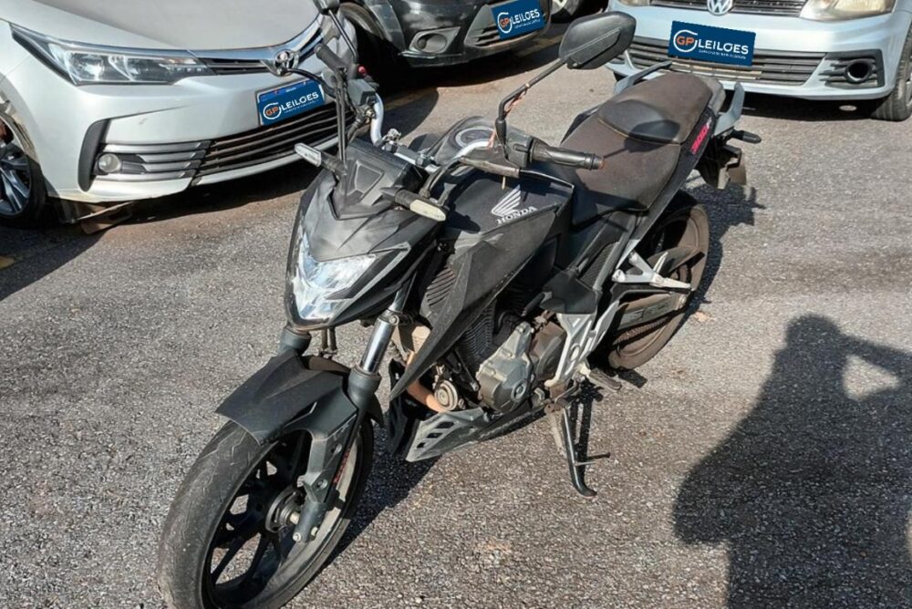 Moto para arremate em leilão